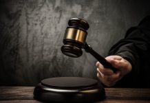 Doi foști ofițeri sirieni riscă până la zece ani de închisoare într-un proces pentru tortură