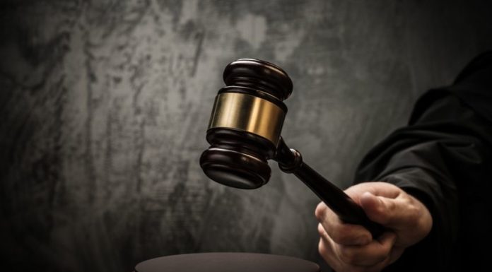 Doi foști ofițeri sirieni riscă până la zece ani de închisoare într-un proces pentru tortură