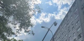 Intervenție de durată în Chișinău: Peste 70 de pompieri au acționat pentru localizarea unui incendiu într-un bloc de locuit