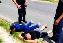 Doi bărbați reținuți la Rezina după o tentativă de ridicare a 320.000 de lei obținuți prin escrocherie telefonică