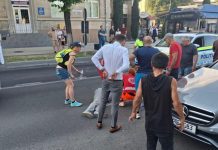 Doi oameni au fost răniți pe o trecere de pietoni din Capitală. Conducătorul auto, plasat în arest pentru 72 de ore