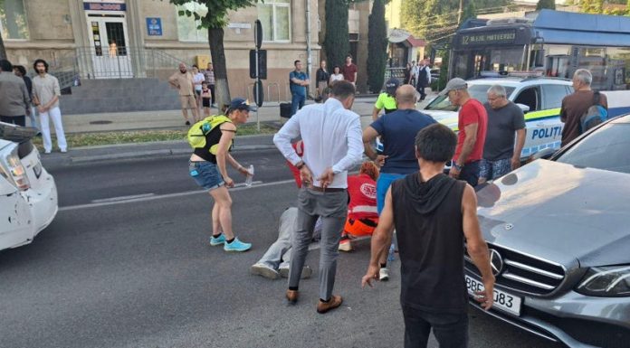 Doi oameni au fost răniți pe o trecere de pietoni din Capitală. Conducătorul auto, plasat în arest pentru 72 de ore