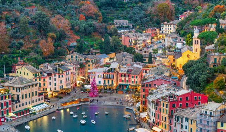 Turiștii care stau prea mult la fotografii riscă amenzi în Portofino