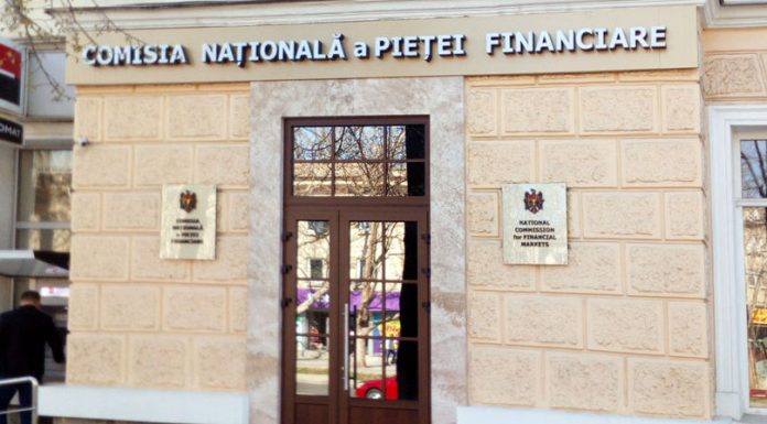 O companie de creditare trebuie să restituie bani consumatorilor după sancțiunea CNPF