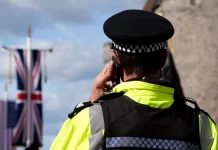 12 persoane arestate în Marea Britanie într-o anchetă privind o presupusă amenințare teroristă de extremă dreapta