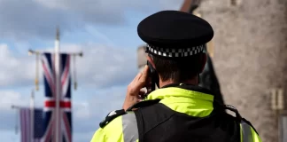 12 persoane arestate în Marea Britanie într-o anchetă privind o presupusă amenințare teroristă de extremă dreapta