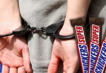 A amenințat vânzătoarea cu un cuțit pentru 157 de lei și trei ciocolate. Bărbatul, condamnat la închisoare