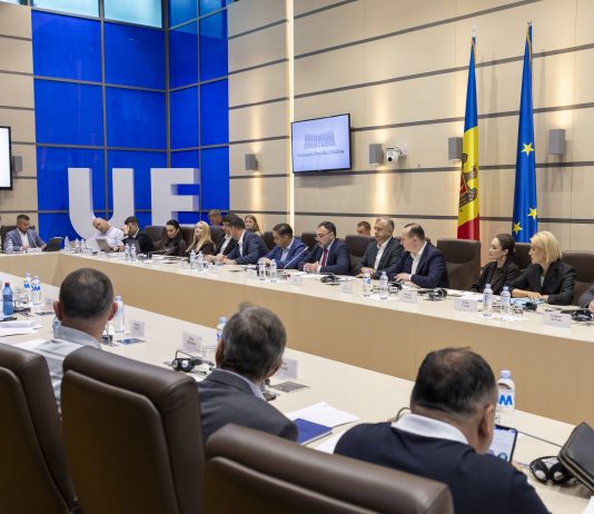 Masă rotundă privind reforma electorală la Chișinău. Ian Lisnevschi a prezentat date îngrijorătoare despre încrederea cetățenilor