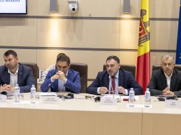 Mark Tkaciuk: „Vrem să scăpăm Moldova de alegeri care balansează pe marginea unui război civil”