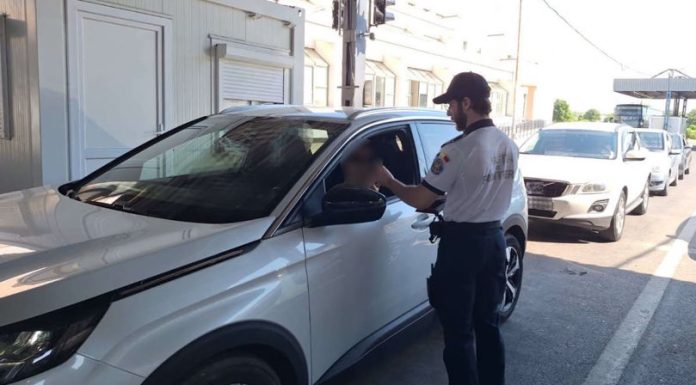 A încercat să iasă din România cu acte poloneze false. Un moldovean, depistat la frontieră