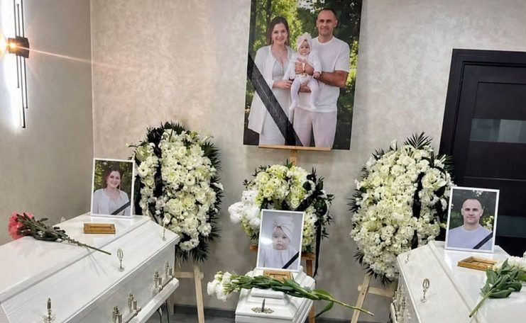 Ultimul drum pentru părinții și fiica lor decedați în tragedia din Grecia