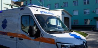 Copil de 8 ani, rănit accidental cu motofierăstrăul, iar un alt minor s-ar fi intoxicat cu diluant