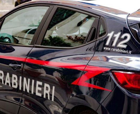 Un adolescent din Republica Moldova ar fi provocat un incident violent în Italia: a intrat într-un bar cu o macetă și a amenințat mai multe persoane
