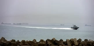 Rachete asupra petrolierelor în Strâmtoarea Ormuz: Emiratele Arabe Unite avertizează asupra unui răspuns
