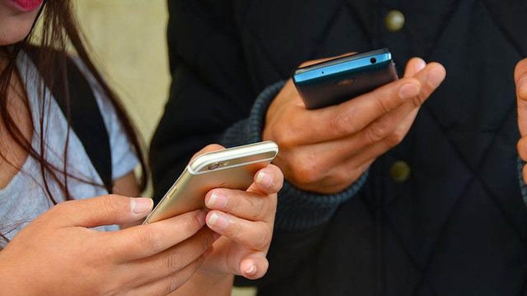 https___www.g4media.ro__wp-content_uploads_2022_09_telefoane-sms-iphone-gadget