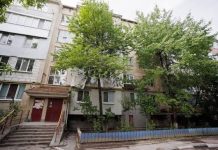 Geamuri noi la un bloc din sectorul Ciocana. Locatarii beneficiază de condiții mai bune