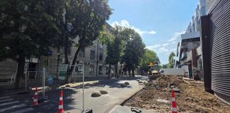 Lucrări de reamenajare pe strada Veronica Micle din Chișinău: circulația, parțial suspendată