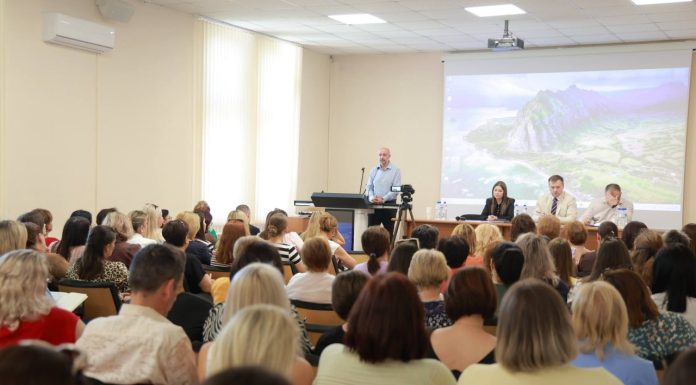 Directorii de școli și autoritățile municipale, îngrijorați de impactul reformei RESTART asupra instituțiilor de învățământ