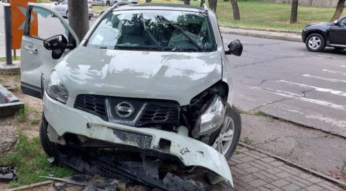 Accident pe strada Ismail: un șofer ar fi făcut stop cardiac și a pierdut controlul mașinii