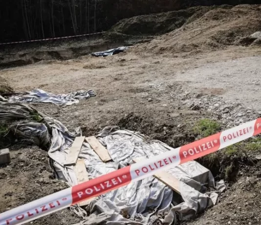 Groapă comună cu aproximativ 120 de schelete, descoperită în orașul natal al lui Adolf Hitler