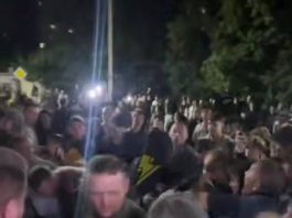 Ciocniri între civili și militari în vestul Ucrainei. Tensiunile privind mobilizarea se amplifică