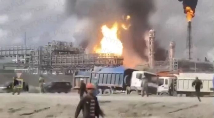 Explozie puternică la un complex chimic din Rusia: Un mort și 123 de răniți