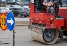 Noi trotuare și arbori plantați pe strada Studenților. Urmează reabilitarea carosabilului