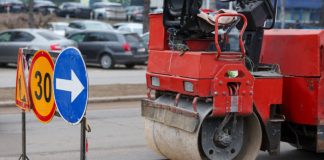 Noi trotuare și arbori plantați pe strada Studenților. Urmează reabilitarea carosabilului