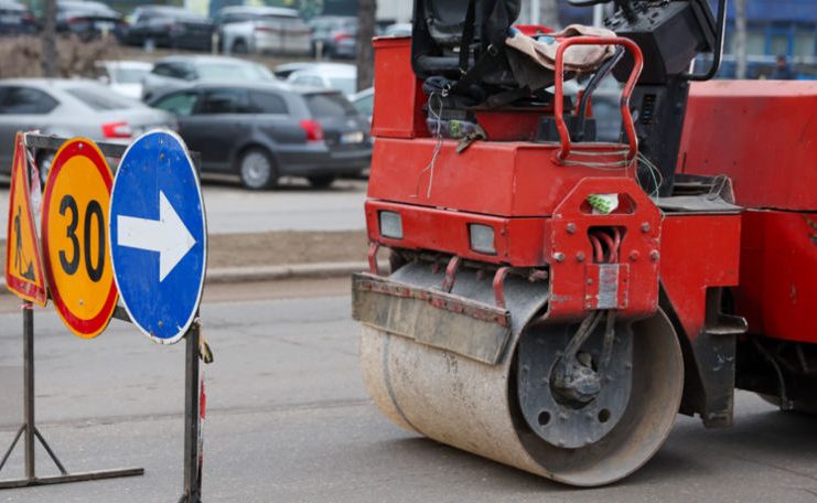 Noi trotuare și arbori plantați pe strada Studenților. Urmează reabilitarea carosabilului