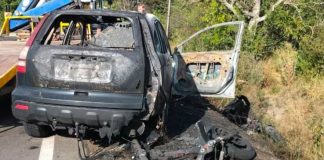 A pierdut controlul într-o curbă și a ajuns sub roțile unei mașini. Motociclist de 25 de ani, mort la spital