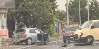 Accident cu trei mașini la Peresecina. O șoferiță de 38 de ani, transportată la spital