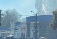 Incendiu pe strada Muncești din Chișinău: Un tomberon cu gunoi a fost cuprins de flăcări