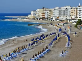 Tragedie în Grecia: un adolescent de 17 ani a murit electrocutat în timp ce făcea duș