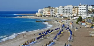 Tragedie în Grecia: un adolescent de 17 ani a murit electrocutat în timp ce făcea duș