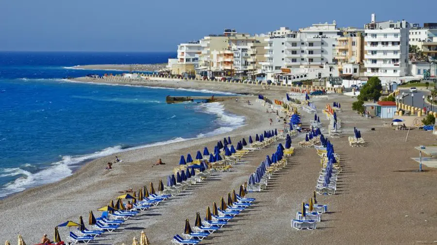 grecia-sezlonguri-900x505.jpg