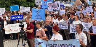 Profesorii suspendă protestul din 1 septembrie. FSEȘ așteaptă rezultate concrete de la negocierile cu Guvernul