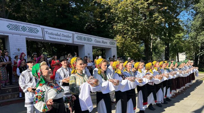 Muzică, dansuri și bucate tradiționale la Festivalul Etniilor. Evenimentul ajunge la ediția a 25-a