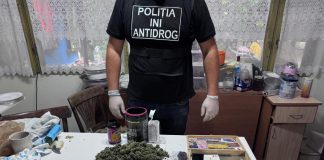 Un bărbat ar fi adus droguri angro prin Telegram și le-ar fi distribuit în Chișinău. Ce au găsit polițiștii