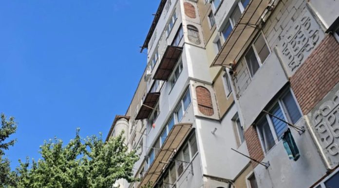 A căzut de la etajul trei și a ajuns la spital: un copil de 7 ani, victima unui incident la Anenii Noi