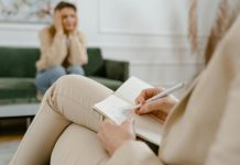Noi reguli pentru psihologi: formare acreditată obligatorie pentru cei care vor să practice psihoterapia