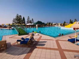 O fetiță de 11 ani a murit în piscina unui hotel din Creta. Ancheta scoate la iveală versiuni contradictorii