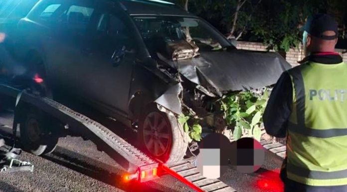 Accident în raionul Glodeni: un șofer a ajuns cu mașina într-un pilon. Ce s-a întâmplat după impact