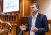 Confruntare în Parlament pe tema datoriilor și a tarifelor: Alexandr Berlinschii îi cere socoteală lui Adrian Băluțel pentru gestionarea economiei