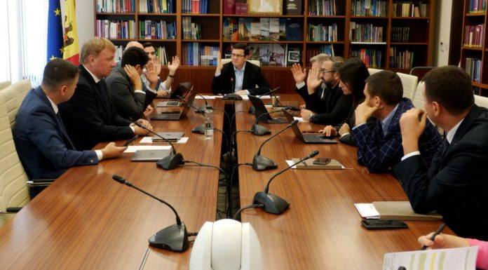 Berlinschii: „Oamenii au dreptul să știe cum votează deputații” — amendamentul pentru Glodeni, respins