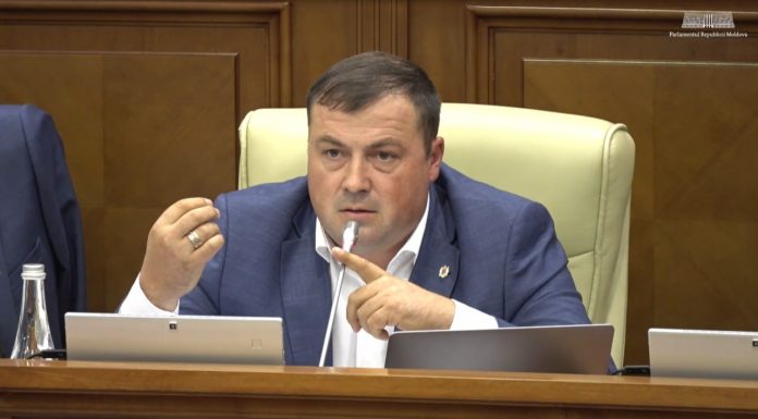 Scandal în Parlament pe tema carburanților: Ivanov către Grosu – „Noi suntem aici să punem întrebări”