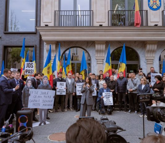 Protest față de scumpirile la energie: Oamenii cer măsuri pentru reducerea poverii facturilor