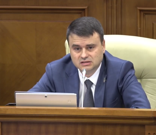Deputatul Alexandr Berlinschii cere audierea ministrului Vladimir Bolea în Parlament pe marginea proiectelor rutiere întârziate