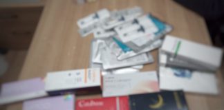 O femeie a încercat să introducă în țară zeci de produse cosmetice fără să le declare