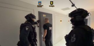 Cinci call-centre, investigate într-un dosar de escrocherie și spălare de bani. Opt persoane, reținute