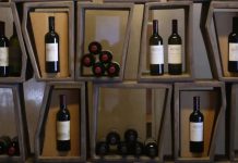 30.000 de sticle de vin, încărcate în două camioane și furate dintr-un depozit din Toscana